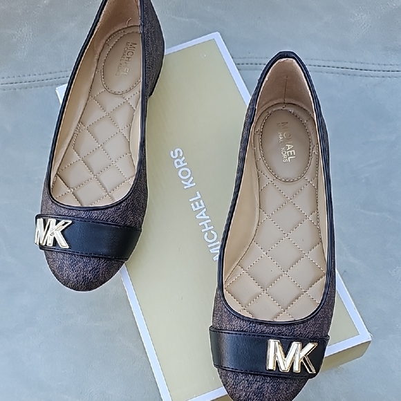 Michael Kors Ballet Flats with MK Logo and Quilted Lining - Picture 1 of 11